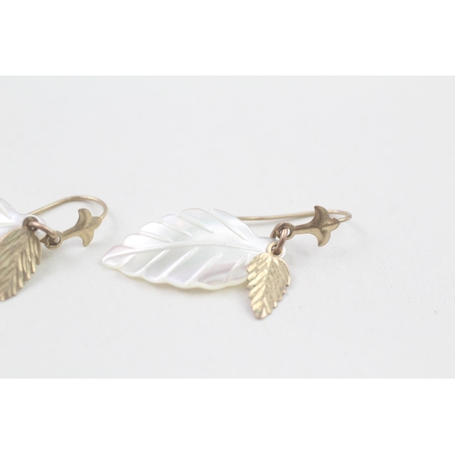 9 - 9ct gold vintage mother-of-pearl leaf drop earrings (1.2g)