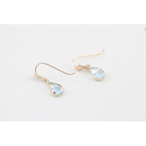 90 - 9ct gold blue topaz drop earrings (0.6g)