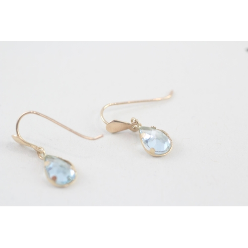 90 - 9ct gold blue topaz drop earrings (0.6g)