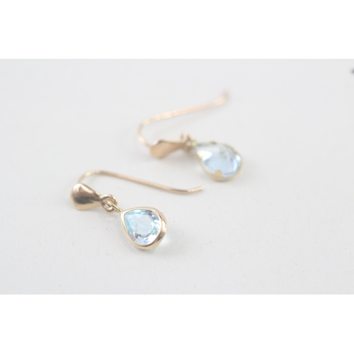 90 - 9ct gold blue topaz drop earrings (0.6g)