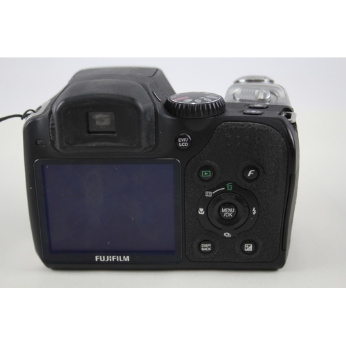 392 - Fujifilm FinePix S8100 fd Digital Bridge Camera Working w/ 18x Optical Zoom Lens