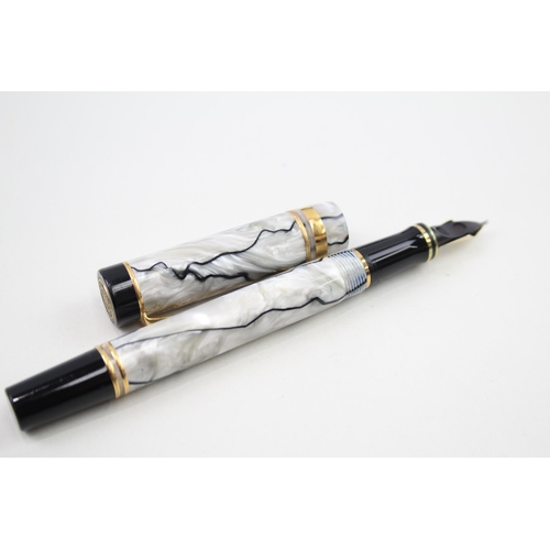 436 - Parker Duofold White Marble Effect Lacquer Fountain Pen w/ 18ct Nib Writing