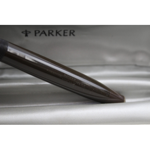 442 - Vintage Parker Duofold Brown Fountain Pen w/ 14ct Gold Nib WRITING Boxed