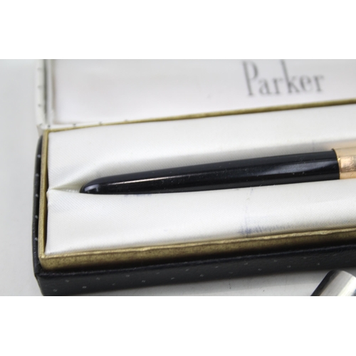 445 - 2 x Vintage Parker 51 Black Fountain Pens w/ 14ct Gold Nibs Writing Inc Boxed