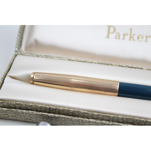 446 - 2 x Vintage Parker 51 Teal Fountain Pens w/ 14ct Gold Nibs Writing Inc Boxed