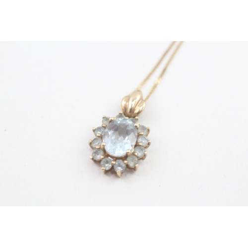 19 - 9cg gold aquamarine cluster pendant and chain (1.9g)