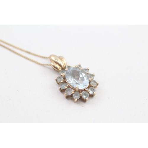 19 - 9cg gold aquamarine cluster pendant and chain (1.9g)