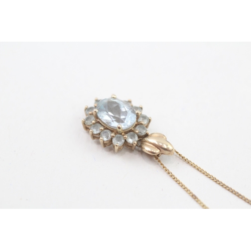 19 - 9cg gold aquamarine cluster pendant and chain (1.9g)