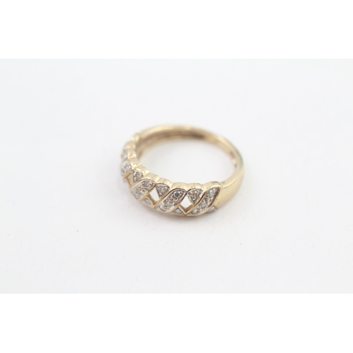 26 - 9ct gold diamond 'X' pattern ring (1.9g) Size  K