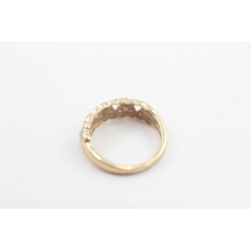 26 - 9ct gold diamond 'X' pattern ring (1.9g) Size  K