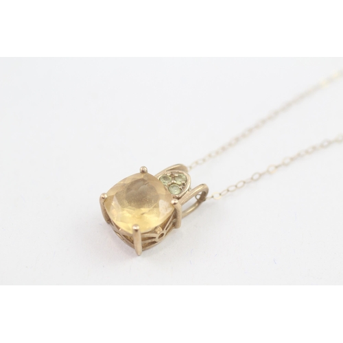 7 - 9ct gold citrine & green gemstone pendant necklace (2.5g)