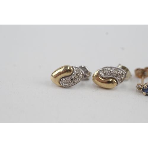 84 - 2x 9ct gold sapphire & diamond stud earrings with scroll backs (2g)