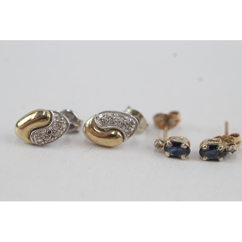 84 - 2x 9ct gold sapphire & diamond stud earrings with scroll backs (2g)