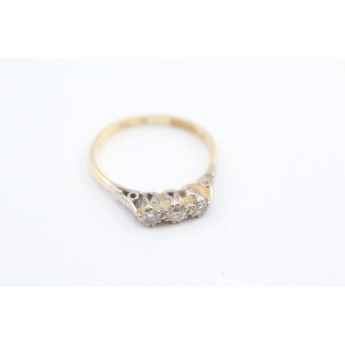 91 - 18ct gold vintage diamond three stone ring (2.4g) Size  O