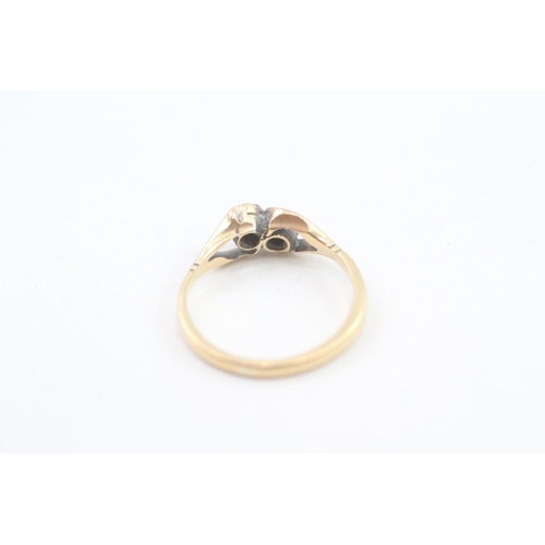 92 - 18ct gold diamond toi et moi ring (1.3g) Size  L