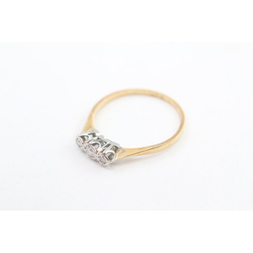 93 - 18ct gold & platinum vintage diamond three stone ring (1.6g) Size  P