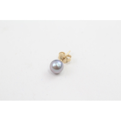 99 - 14ct gold cultured pearl stud earrings with scroll backs (1.1g)