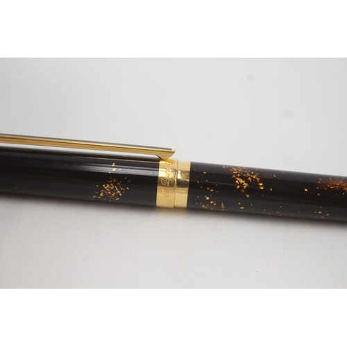 478 - Vintage S.T DUPONT Brown Lacquer Fountain Pen w/ 18ct Nib, Gold Plate Banding