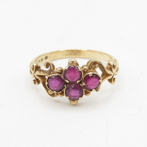 20 - 9ct gold 1970's amethyst dress ring with a scroll pattern (2.1g) Size  L 1/2