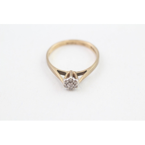 29 - 9ct gold vintage diamond cluster ring, claw set (1.8g) Size  P