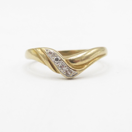 32 - 9ct gold vintage diamond ring (1.4g) Size  O