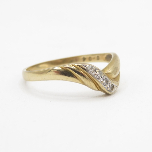 32 - 9ct gold vintage diamond ring (1.4g) Size  O