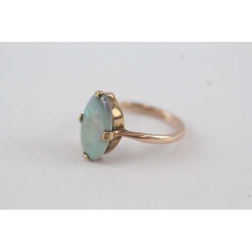 7 - 9ct gold vintage opal dress ring, claw set (2g) Size  P