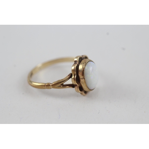 9 - 9ct gold vintage opal dress ring (2.3g)