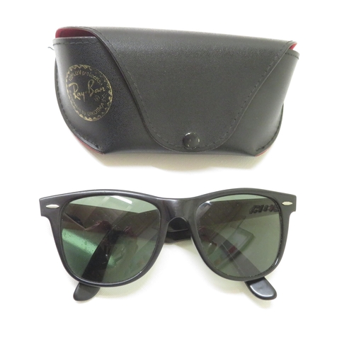 511 - 4 x Ray Ban Sunglasses- All with Cases