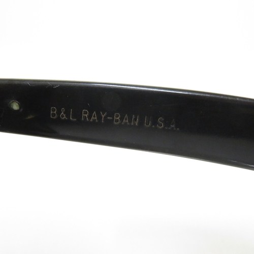 511 - 4 x Ray Ban Sunglasses- All with Cases