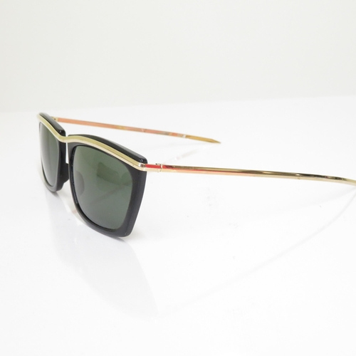 515 - 4 x Ray Ban Sunglasses- All with Cases