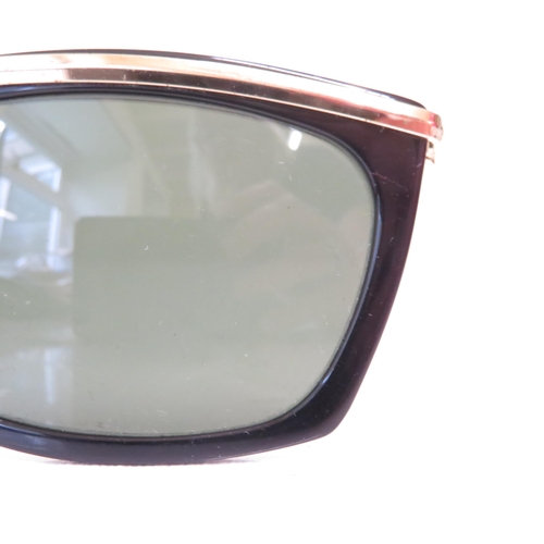 515 - 4 x Ray Ban Sunglasses- All with Cases