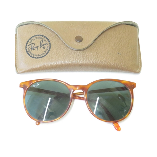 517 - 4 x Ray Ban Sunglasses- All with Cases