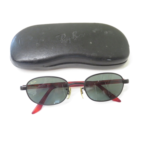 517 - 4 x Ray Ban Sunglasses- All with Cases