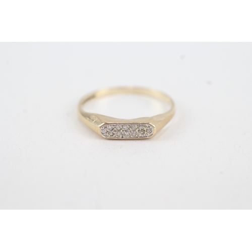 117 - 9ct gold diamond two row ring (1.3g) Size  R