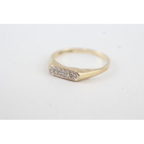 117 - 9ct gold diamond two row ring (1.3g) Size  R