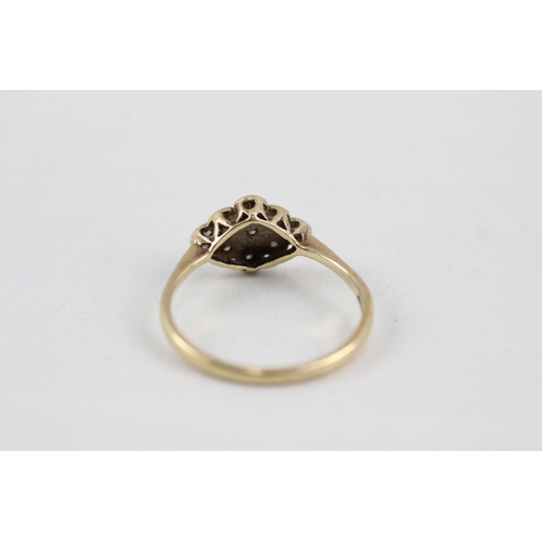 12 - 9ct gold diamond dress ring (1.8g) Size  P