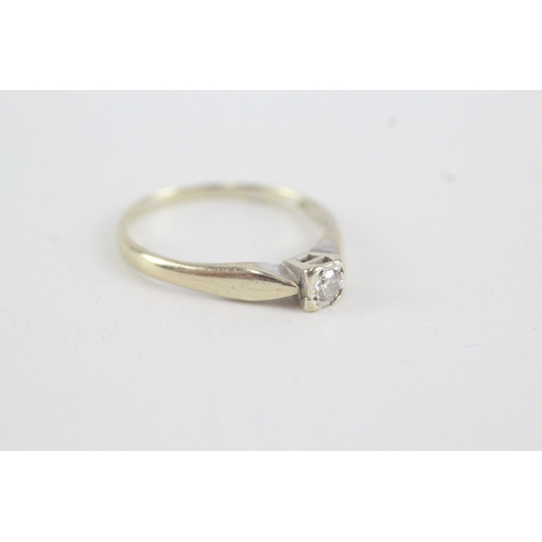 121 - 9ct gold round brilliant diamond single stone ring (2.4g) Size  S