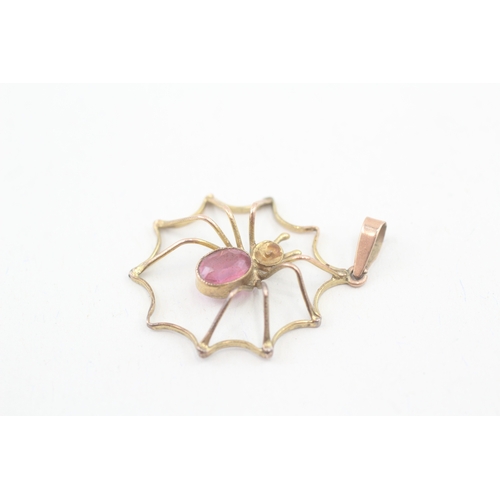 246 - 9ct gold antique pink paste spider pendant (condition: missing stone) (1.7g)
