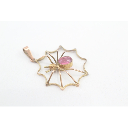 246 - 9ct gold antique pink paste spider pendant (condition: missing stone) (1.7g)