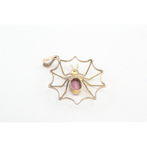 246 - 9ct gold antique pink paste spider pendant (condition: missing stone) (1.7g)