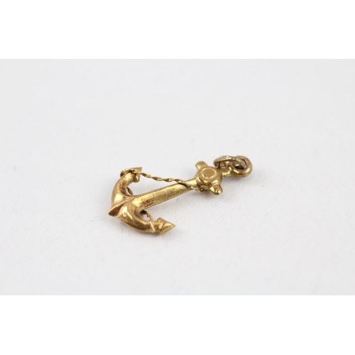 31 - 9ct gold antique anchor pendant (0.6g)