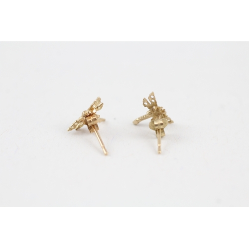 37 - 9ct gold dragonfly stud earrings (0.4g)