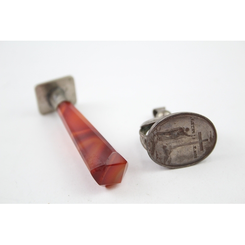378 - 2 x Antique Wax Seals Inc .800 Silver, Agate, Engraved Etc (37g)