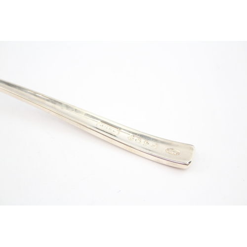 385 - 2000 TIFFANY & CO. Hallmarked .925 Sterling Silver Baby Feeding Spoon (33g)