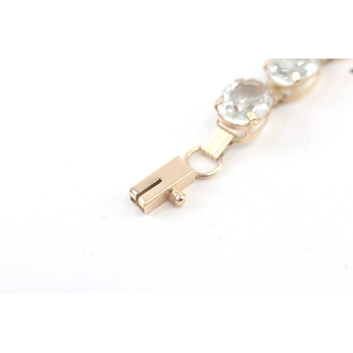 59 - 9ct gold blue quartz link bracelet (7.3g)