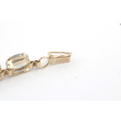 59 - 9ct gold blue quartz link bracelet (7.3g)