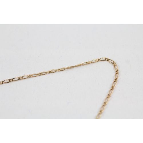 7 - 9ct gold garnet drop necklace with integral chain (6.2g)