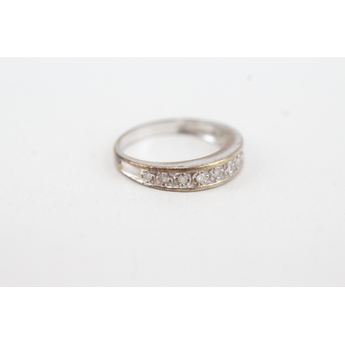 94 - 9ct gold diamond half eternity ring (2g) Size  H