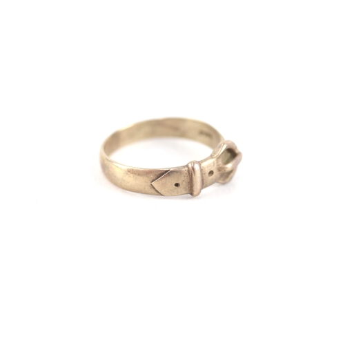 98 - 9ct gold vintage buckle ring (2.8g) Size  P